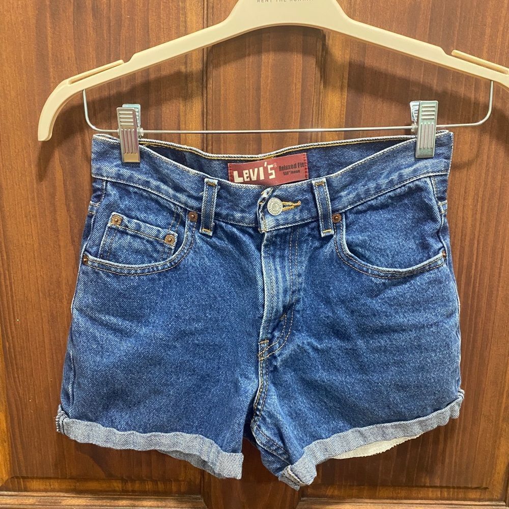 vintage tag Levi’s 550 mid rise blue denim shorts women’s  size 26